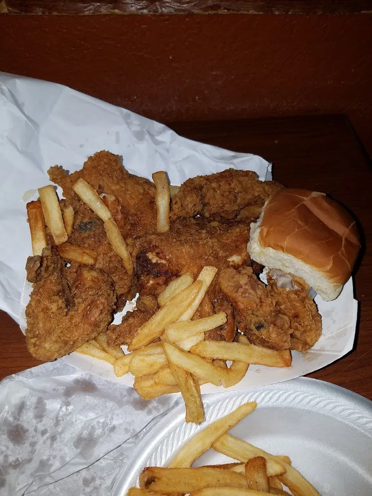 Fried Chicken an Fries